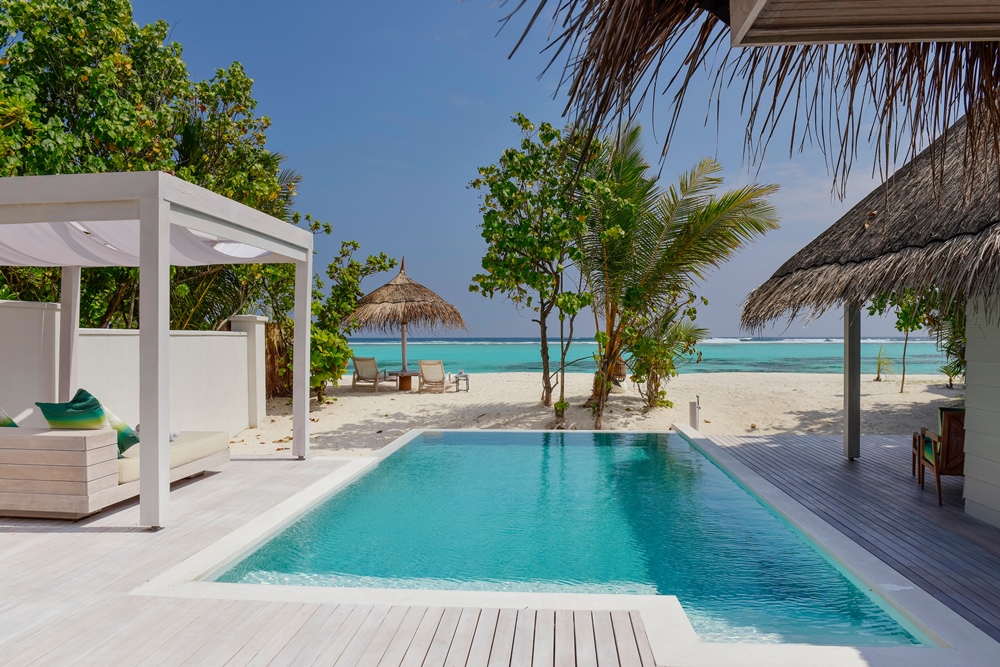 content/hotel/Kanuhura/Accommondation/Retreat Grand Beach Pool Villa Sunrise/Kanuhura-Acc-RetreatGrandBeachPoolVilla-03.jpg